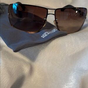 Kenneth Cole Reaction Dark Brown Sunglasses w/bag holder EUC